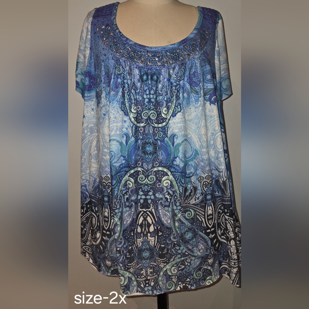 Apt. 9 Blue and White Ornate Blouse